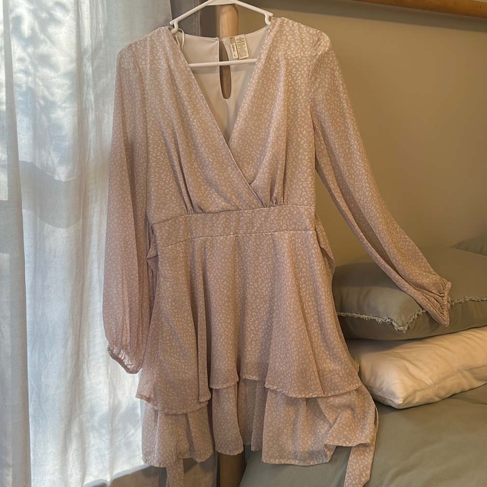Japna cream Leopard tie back dress